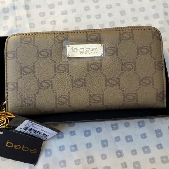 Bebe Logo Alexis NWT Monogram Taupe Brown Zip Around PU Leather Wallet - Picture 4 of 11
